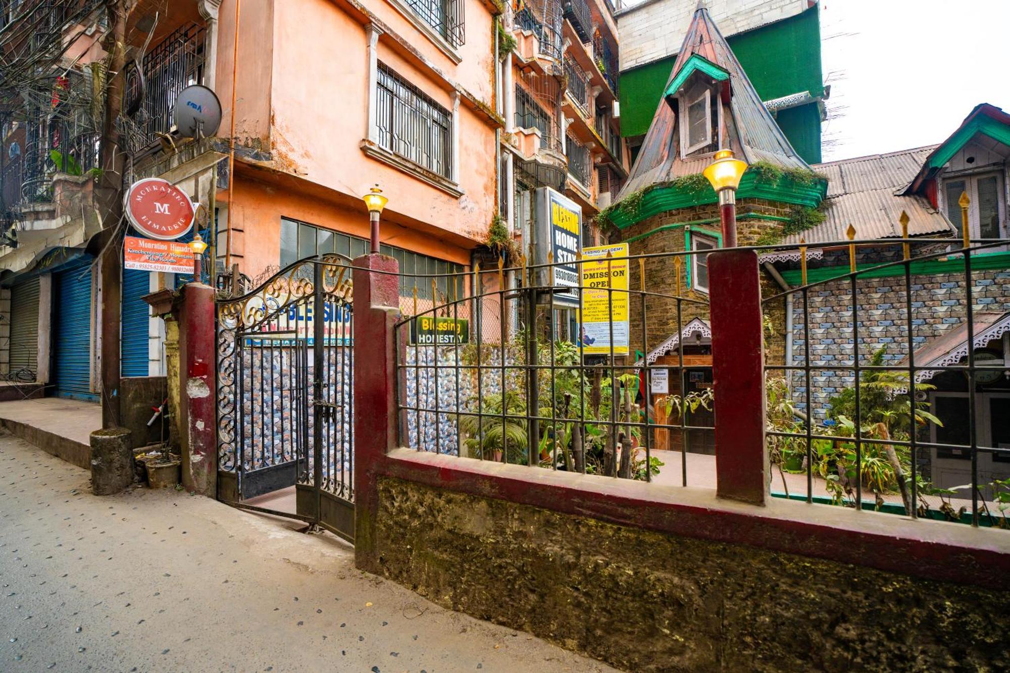 Monratino Himadrie -2 Mins Walk From Mall Road - All Rooms Have Kanchenjunga Mountain View 大吉岭 外观 照片